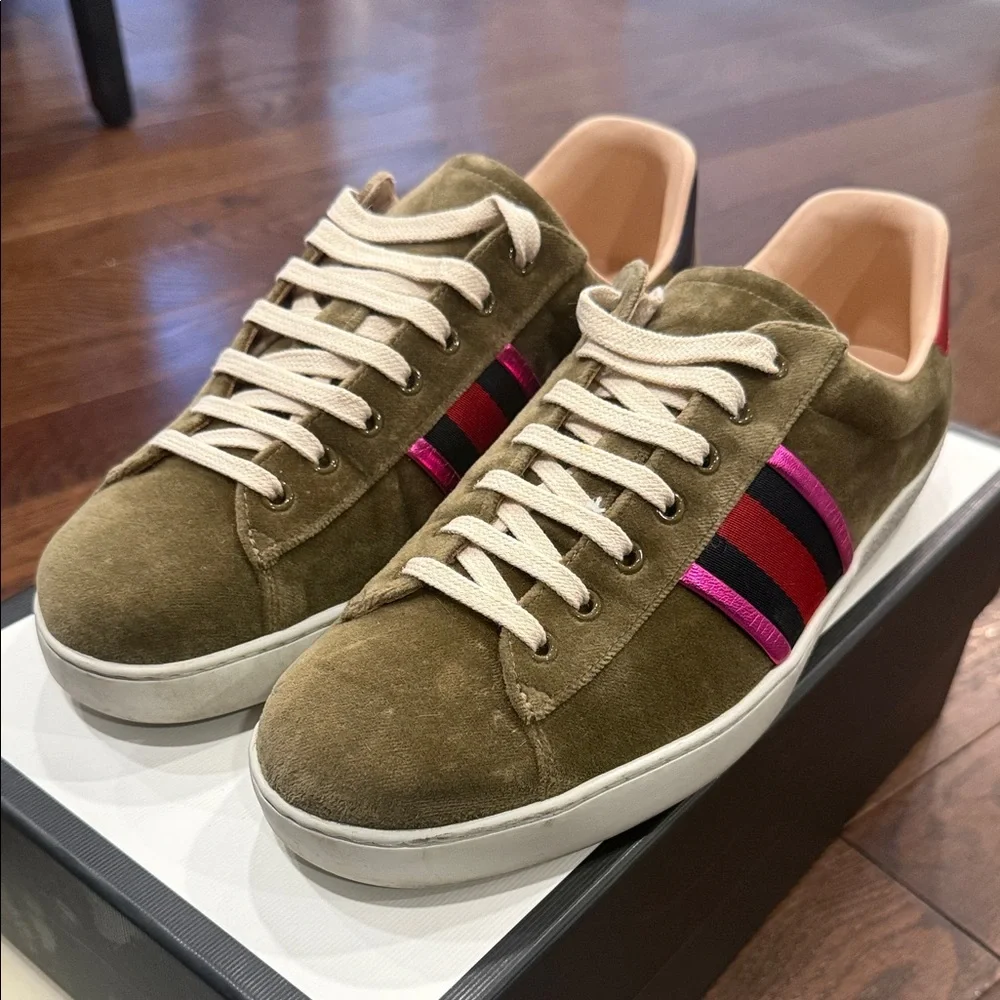 Gucci Men Olive Suede Low-Top Sneakers with Pink & Red Stripes